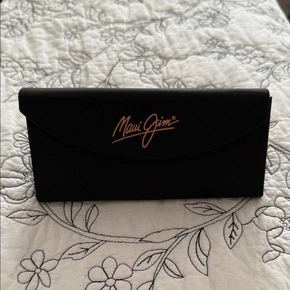 New Maui Jim Black Sunglasses Holder and sunglasses - Picture 7 of 8
